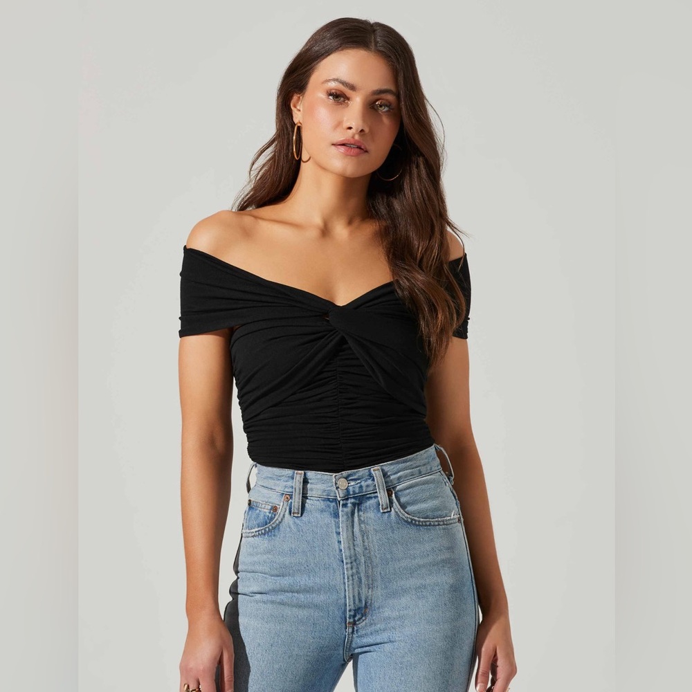 ASTR CORNELIA RUCHED OFF SHOULDER BODYSUIT - black - XL - NWT